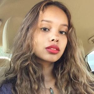 Meet your Posher, Samira